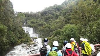 白岩砂防堰堤の下部に到達